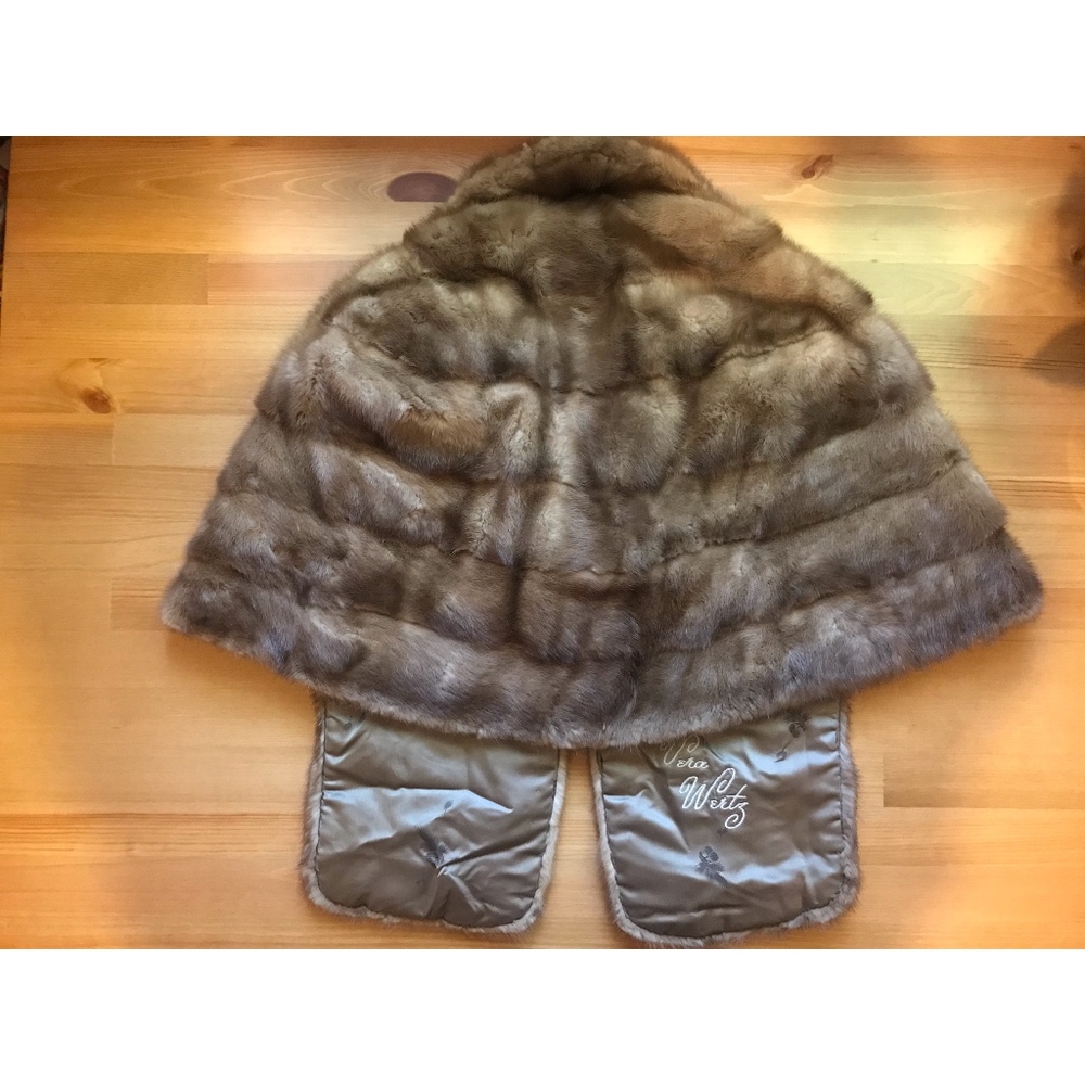 ▪️Vintage Fur Shrug - Picture 3 of 5